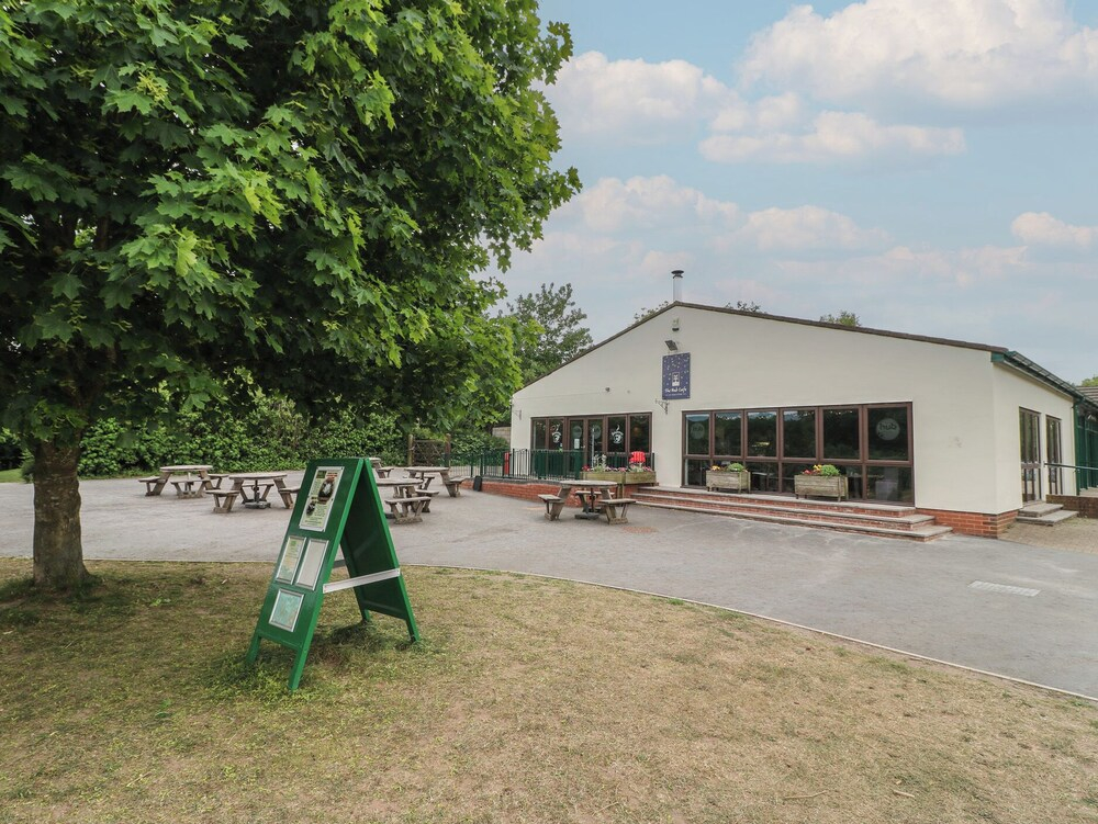 Oak Lodge