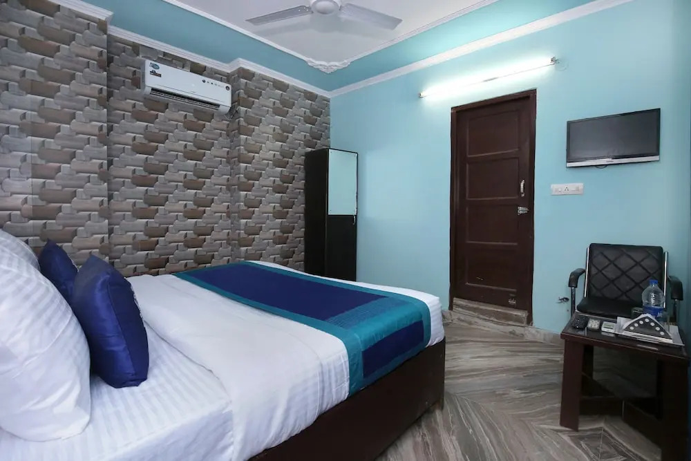 OYO 9740 Hotel Him Sagar