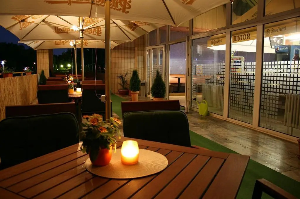 Hotel Junior
