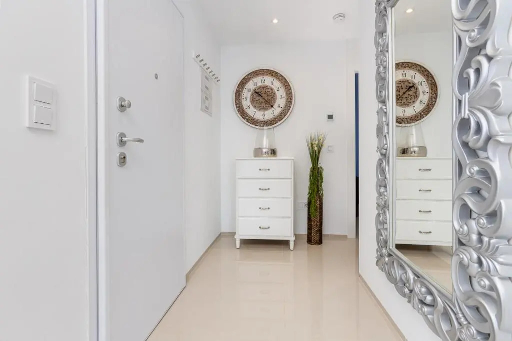 Fortuna 37 - Luxury Apartment with AC and Pool
