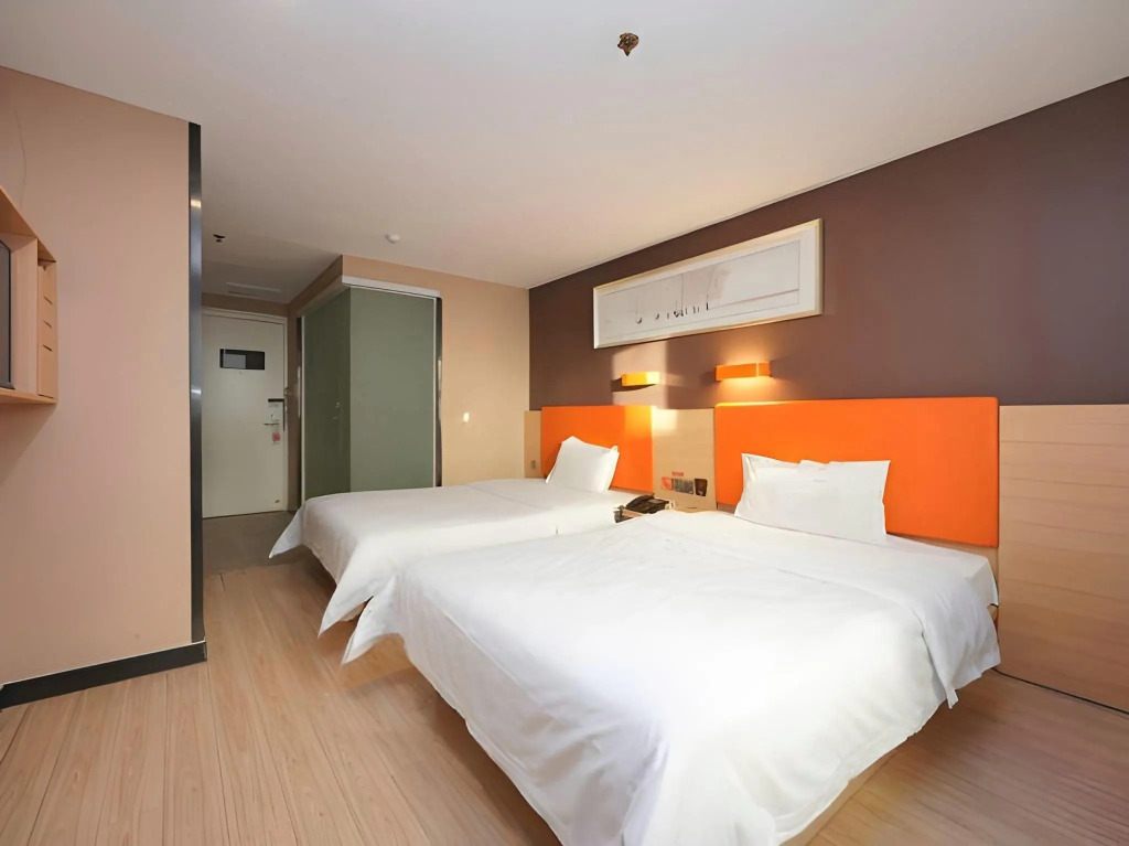 7 Days Inn Premium Beijing Dongzhimen Airport Express Station