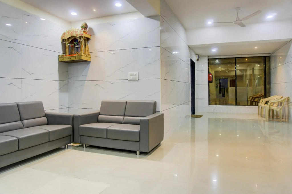 OYO 73225 Hotel Laxmi Kuber