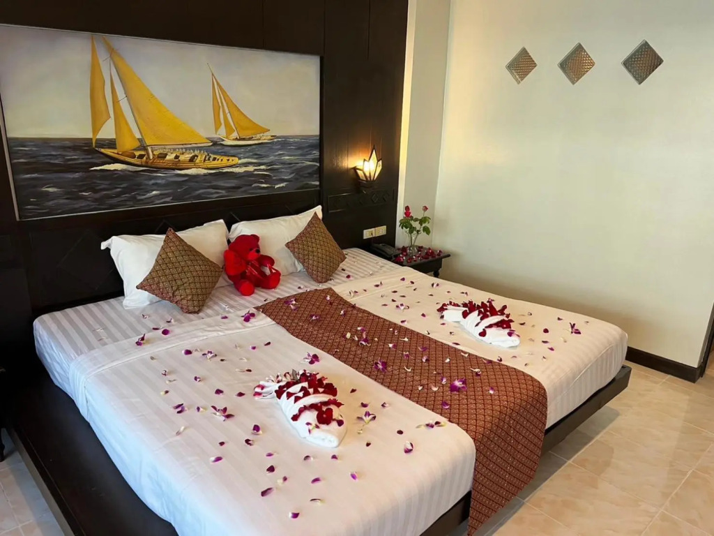 Отель Patong Heaven
