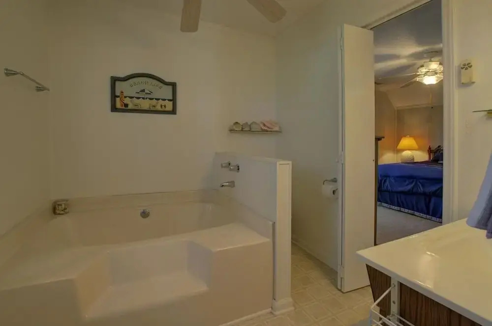 Core Sound Lodge 3 Bedroom Home by RedAwning