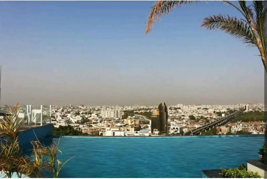 Lovely Studio apartment 1-bedroom with small kitchen and pool