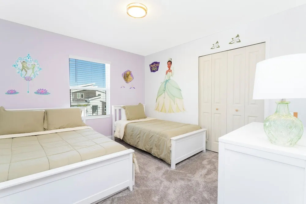 Gorgeous 5 Bd w Pool Close to Disney Champions Gate 948