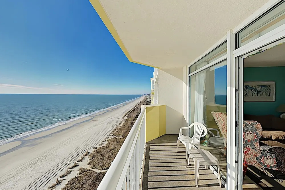 New Listing! Beachfront Resort W/ Epic Amenities 3 Bedroom Condo
