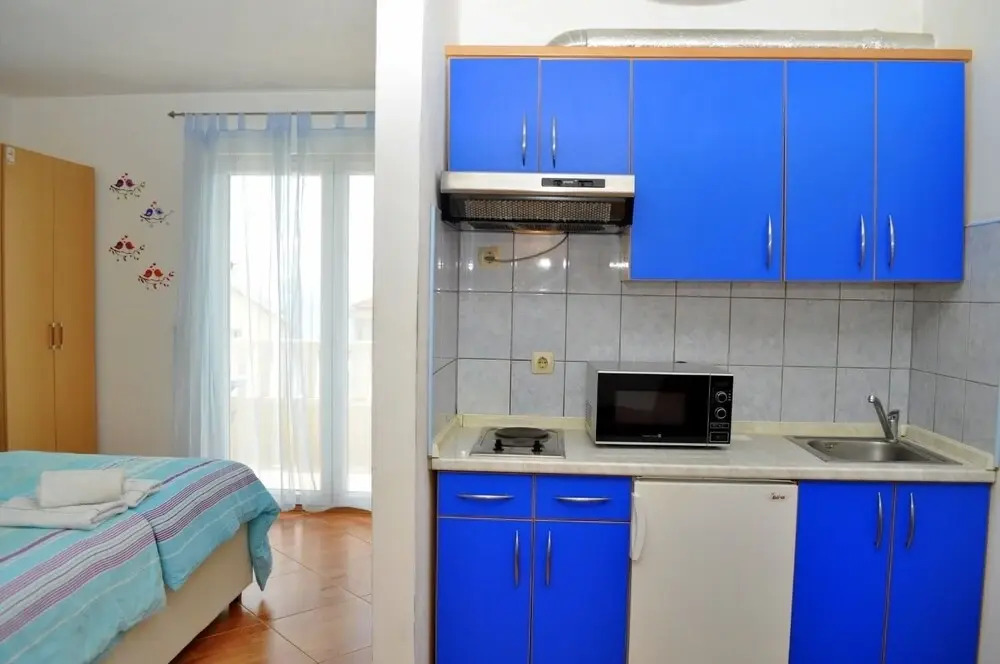 Ivi - big Parking and Courtyard - SA5