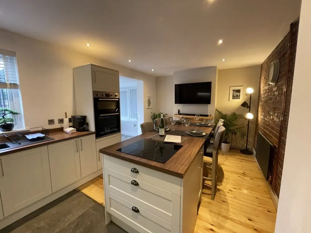 New Modern & Spacious Snowdonia Home - Sleeps 7