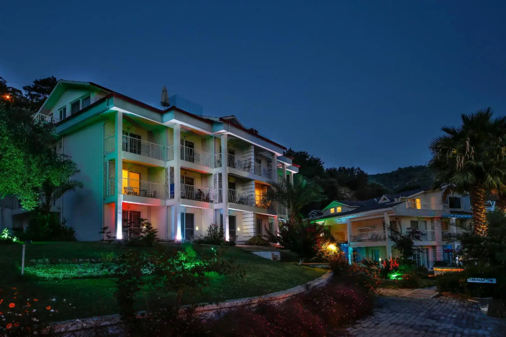 Morina Deluxe Hotel