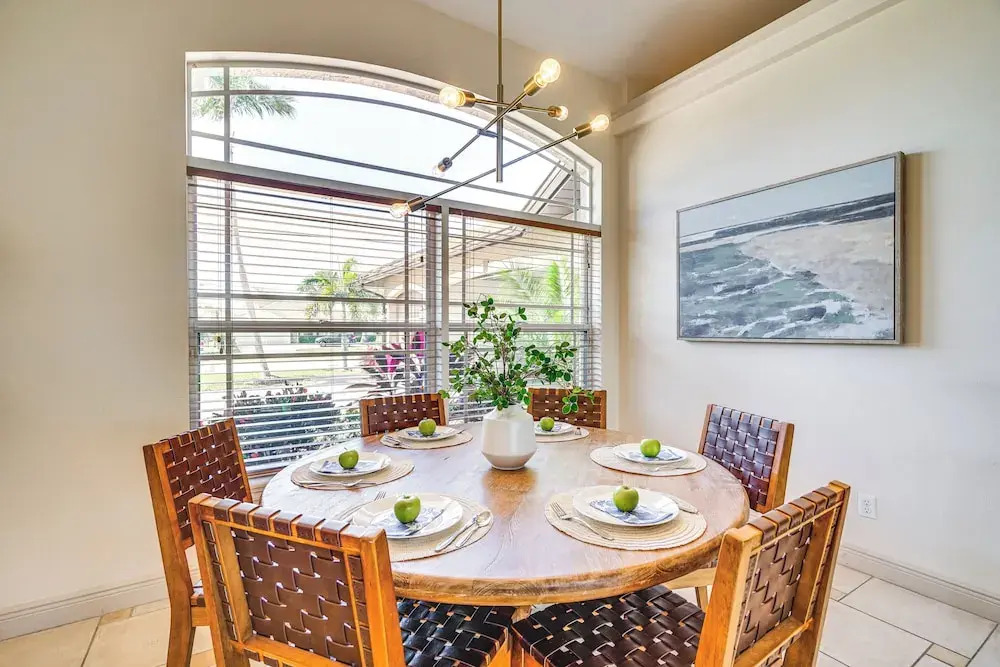 Spacious Oasis w/ Lagoon Pool & Spa in Cape Coral!