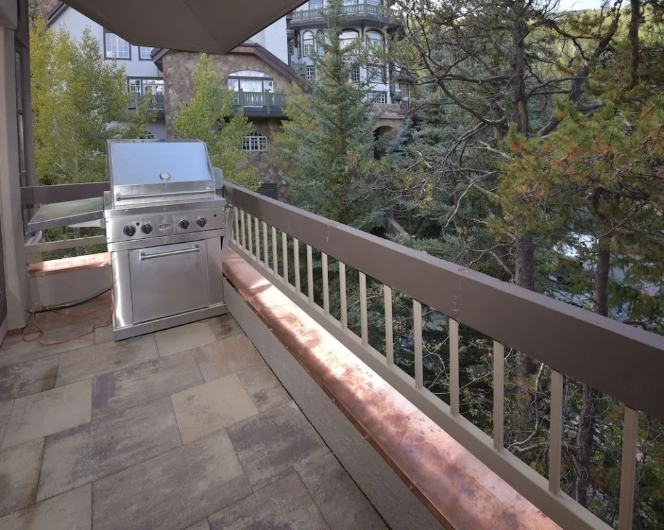 The Pines 401