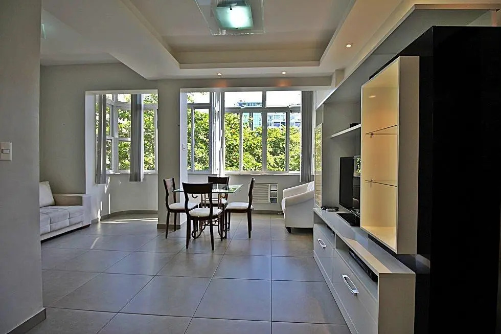 3 Bedroom Apartment 2 Minutes from Copacabana Beach