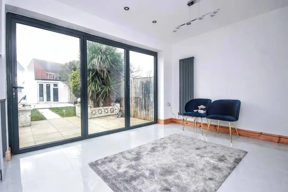 House in Brighton & Hove With Parking