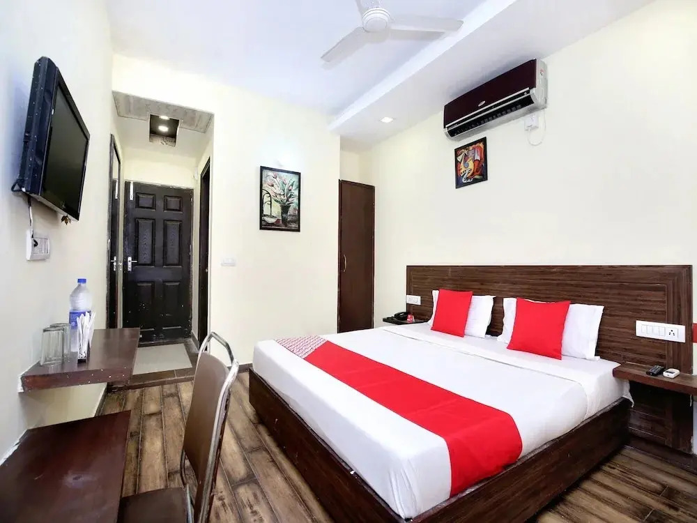 Hotel Lemon And Chilli By OYO Rooms