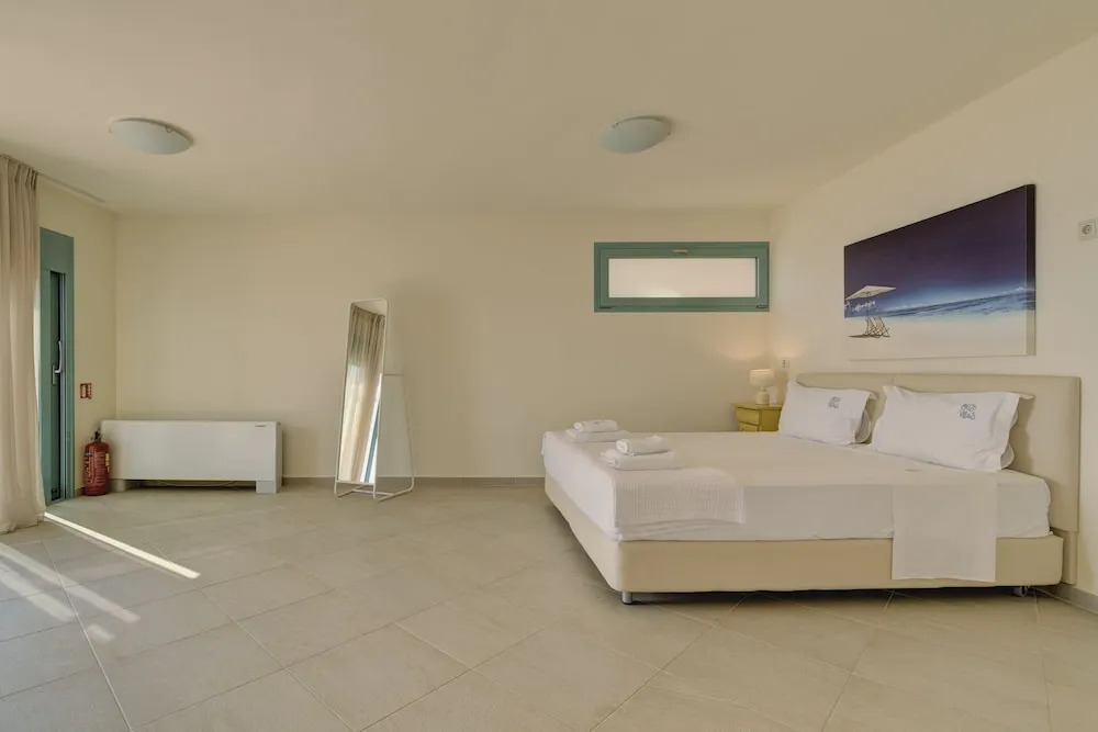 Ouzo Panoramic Houses 2, with private pool