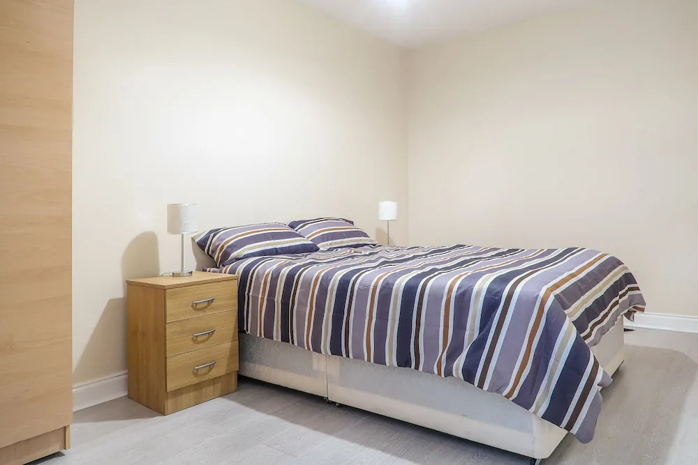 OLD Church Road - Deluxe Single Guest Room 4