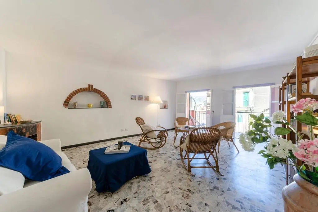 ALTIDO Spacious 2 BR Apt with Terrace at the Heart of the Vernazza