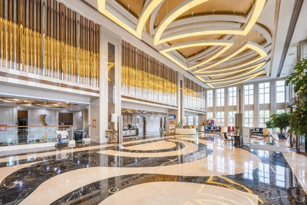 Xinjiang Runjin International Hotel (Kuitun Meimei Park)