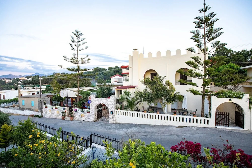 Captivating Bougainvillea Apartment in Panormos