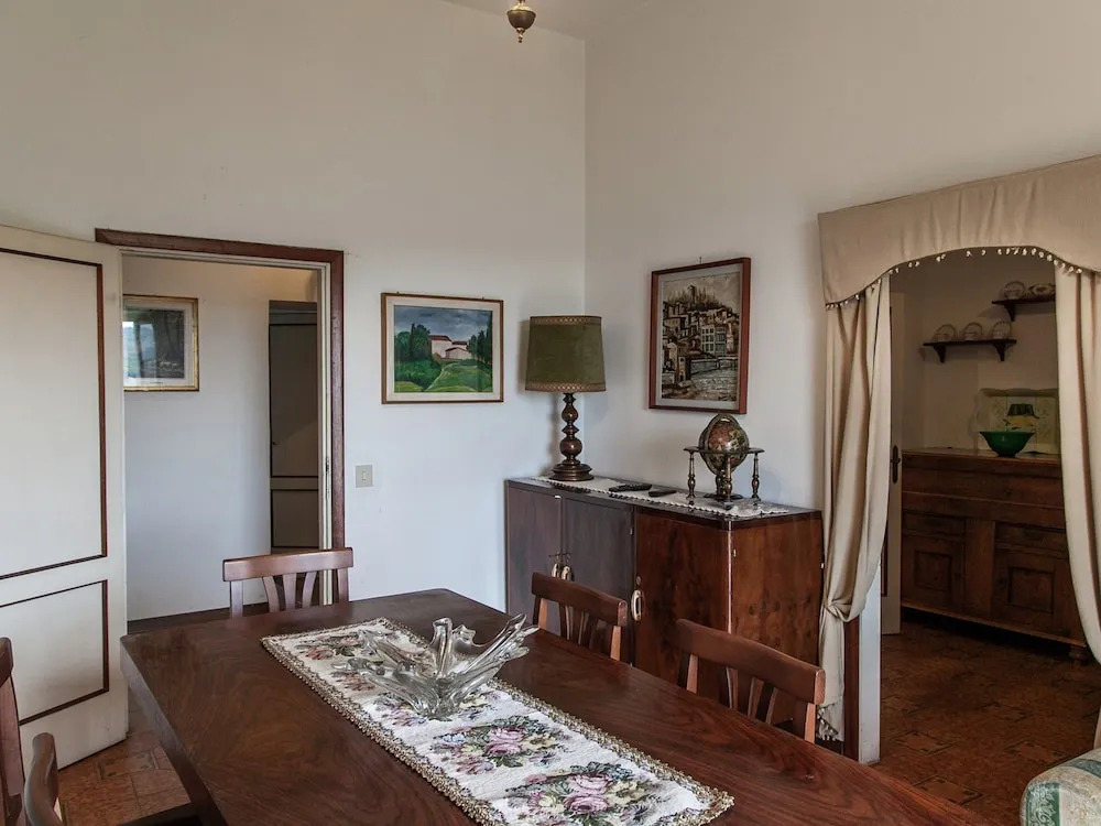 Tastefully Decorated Holiday Home on a Large Estate in the Chianti Region