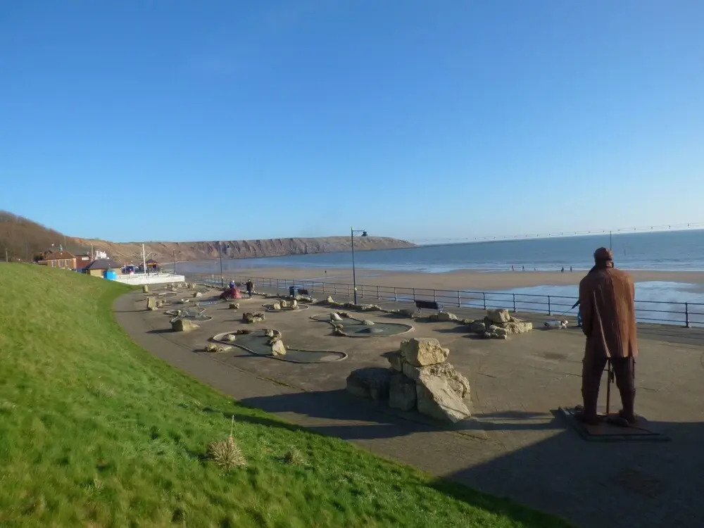 Puffin Lodge - Part of the The Bay Filey Holiday Village with pool, gym and direct beach access, pub, restaurant, tennis and meadows walks