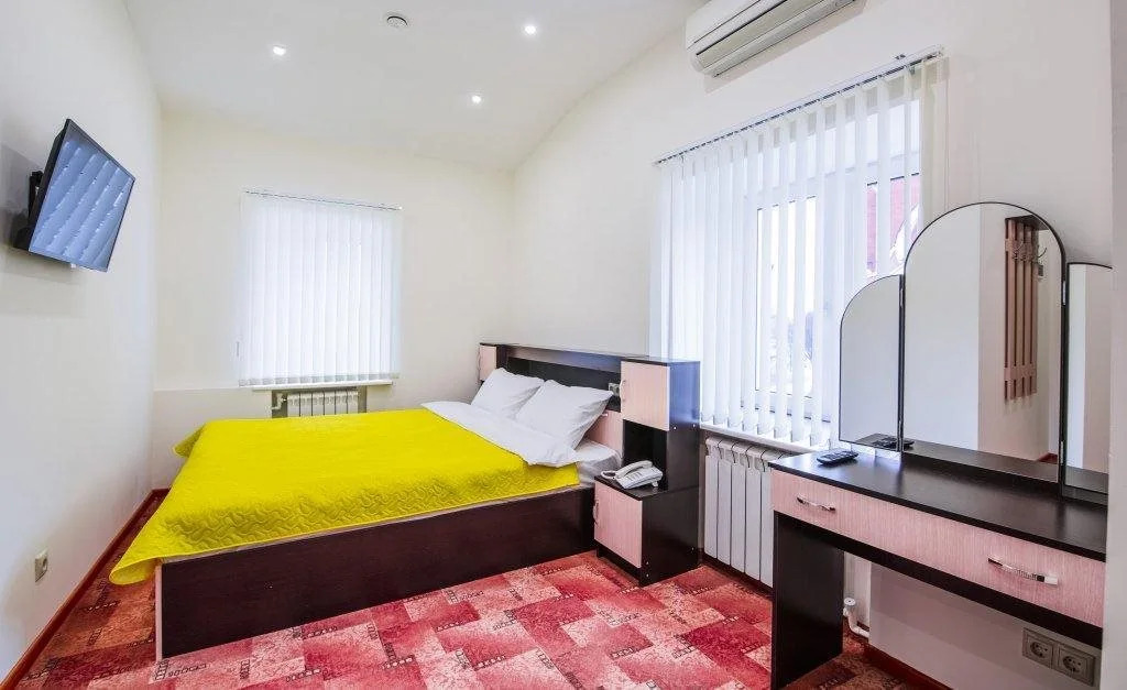 Istoriya Hotel