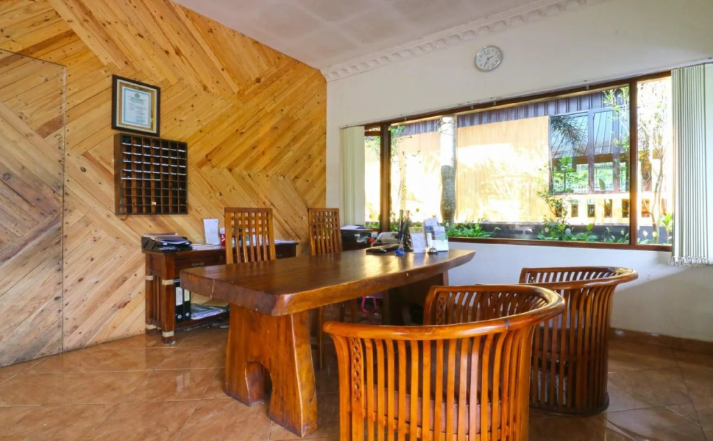 Aries Biru Hotel & Villa