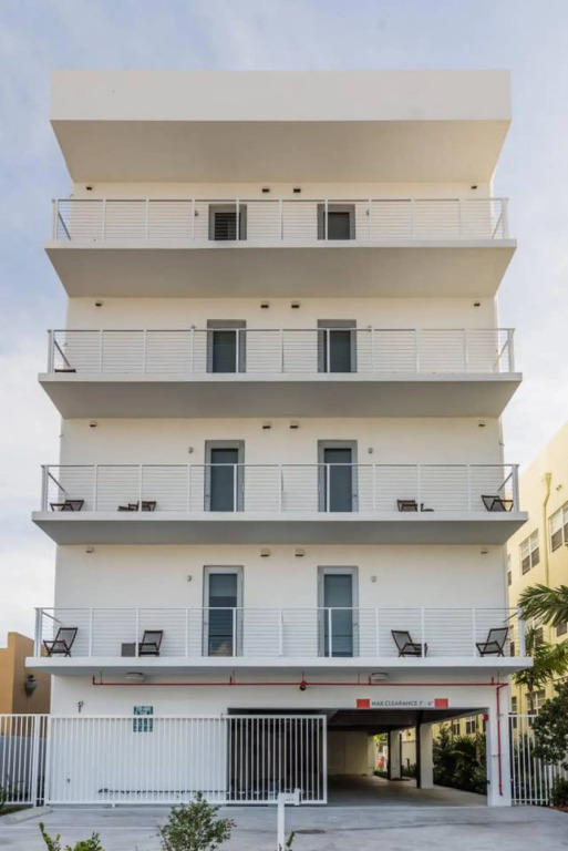 Luxury 2 bedroom apt in South Beach 502