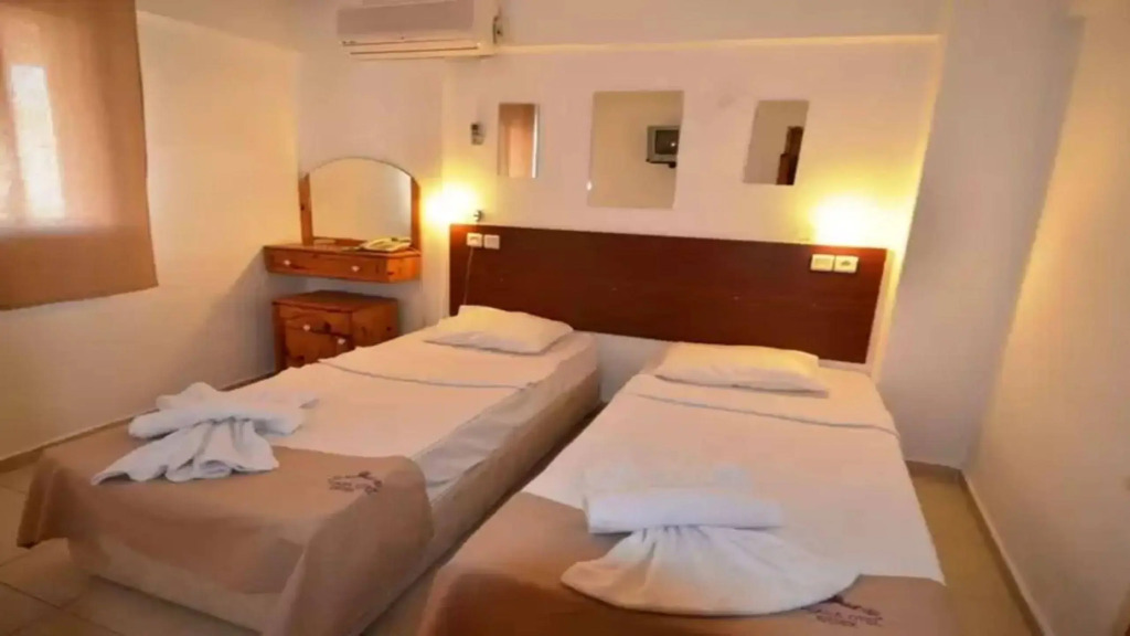 Tuana Hotel