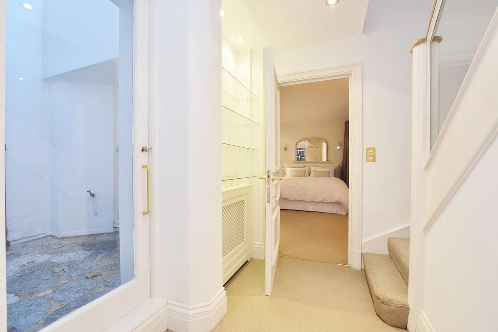 Rutland Gardens Apartment