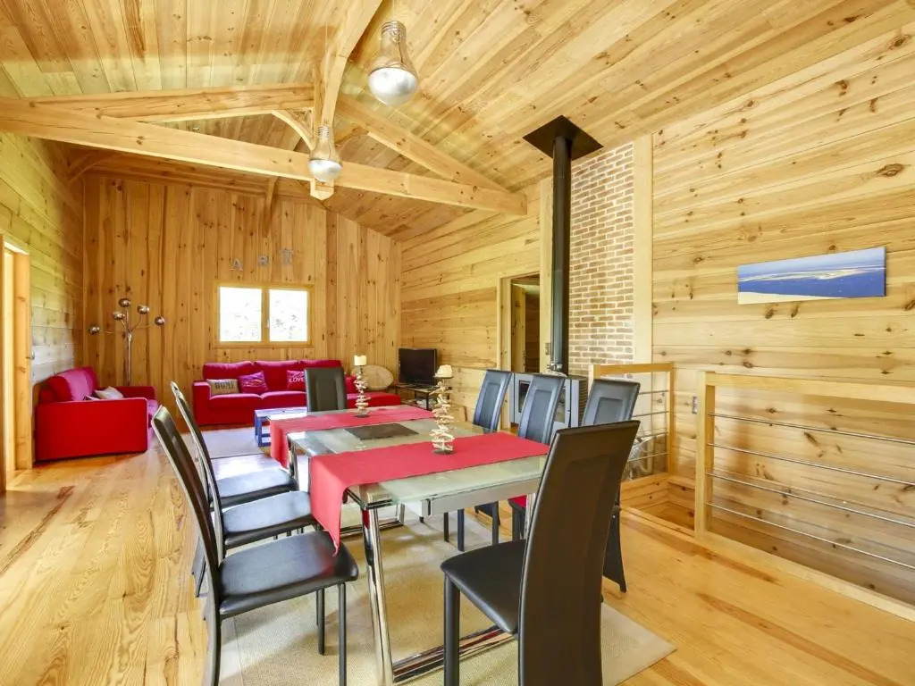 Belle villa en bois 6 personnes avec terrasse et Wi-Fi à Biscarrosse - FR-1-521-71