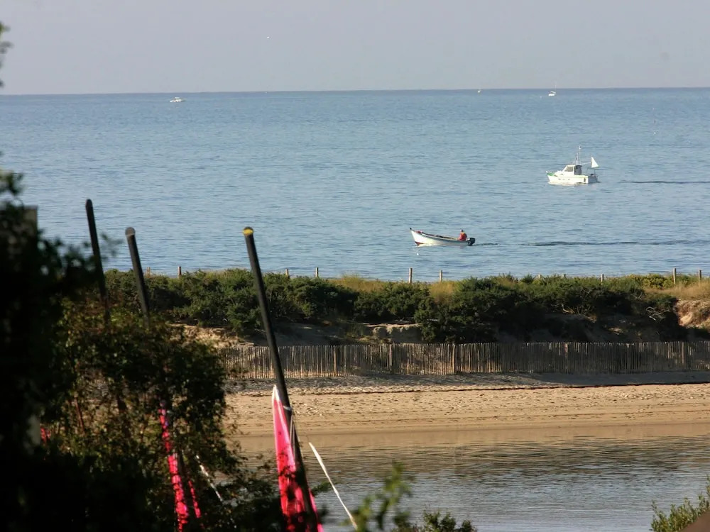 Modern Apartment near Beach in Benodet France
