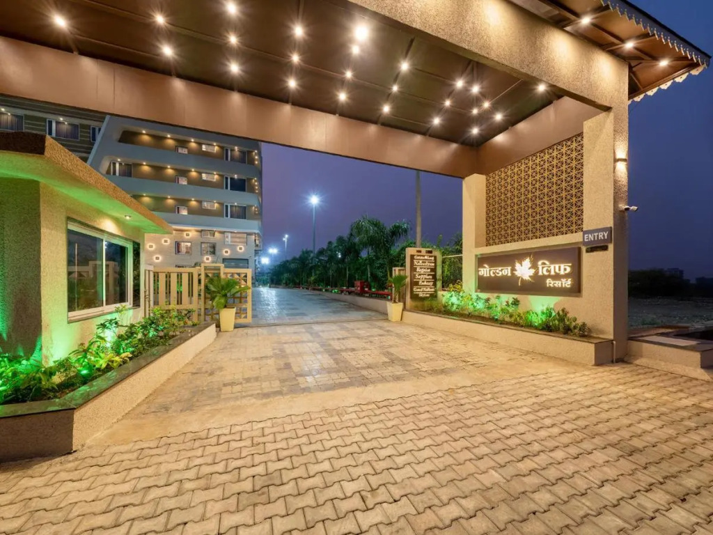 Golden Leaf Resort