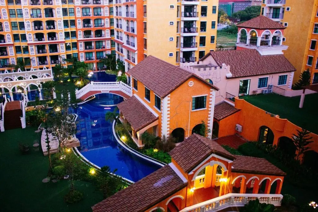 Venetian Signature PoolView Resort Jomtian Pattaya - monthly also available
