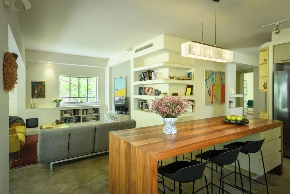 Spacious & Green 3BR Apt w Balcony