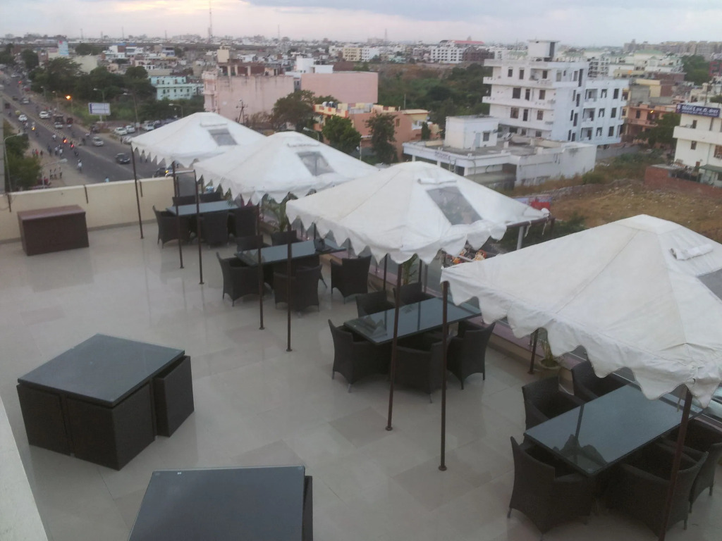 Hotel Savi Regency