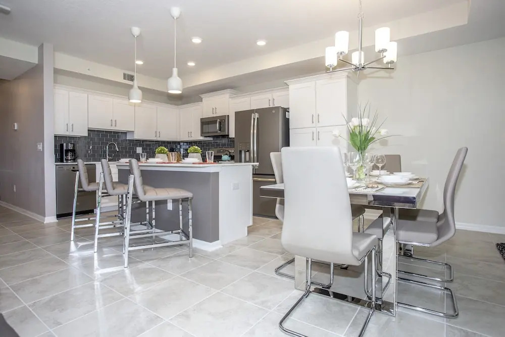 Gorgeous Two Bedroom Apt Close to Disney 306 4721 Storey Lake Resort
