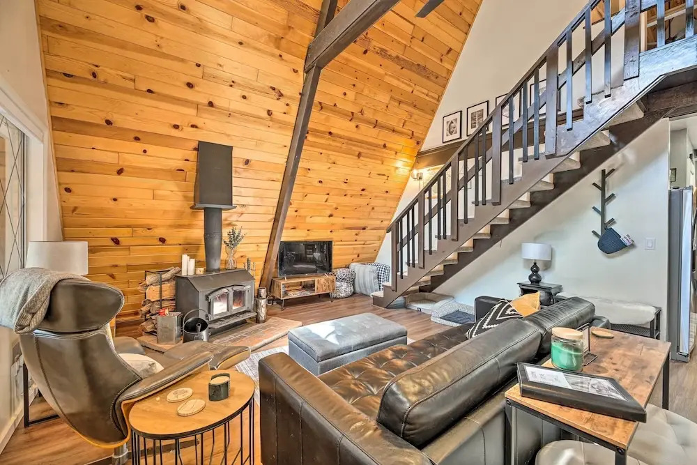A-frame Pinetop Lakeside Cabin Under the Pines!