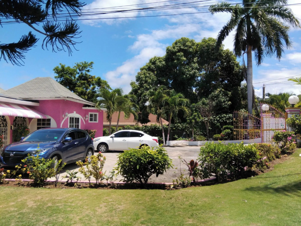 Pink Hibiscus Villa