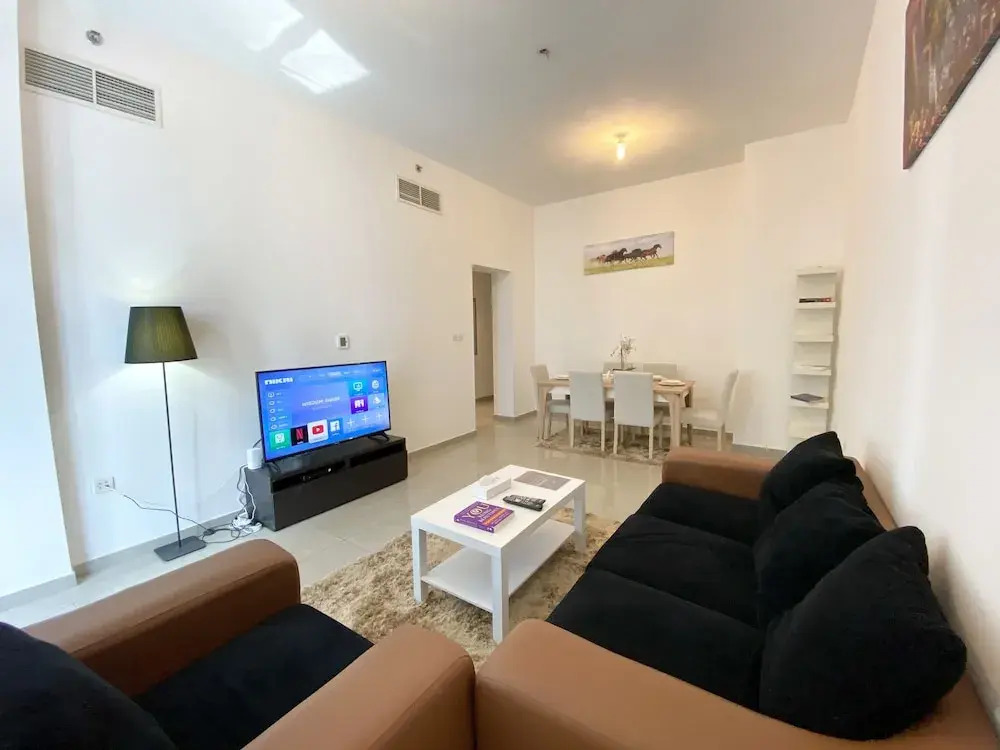 Stunning 3BR Apt. with panoramic Marina views