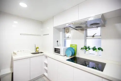 Large 110sqm 3 bedroom 2 min from MTR
