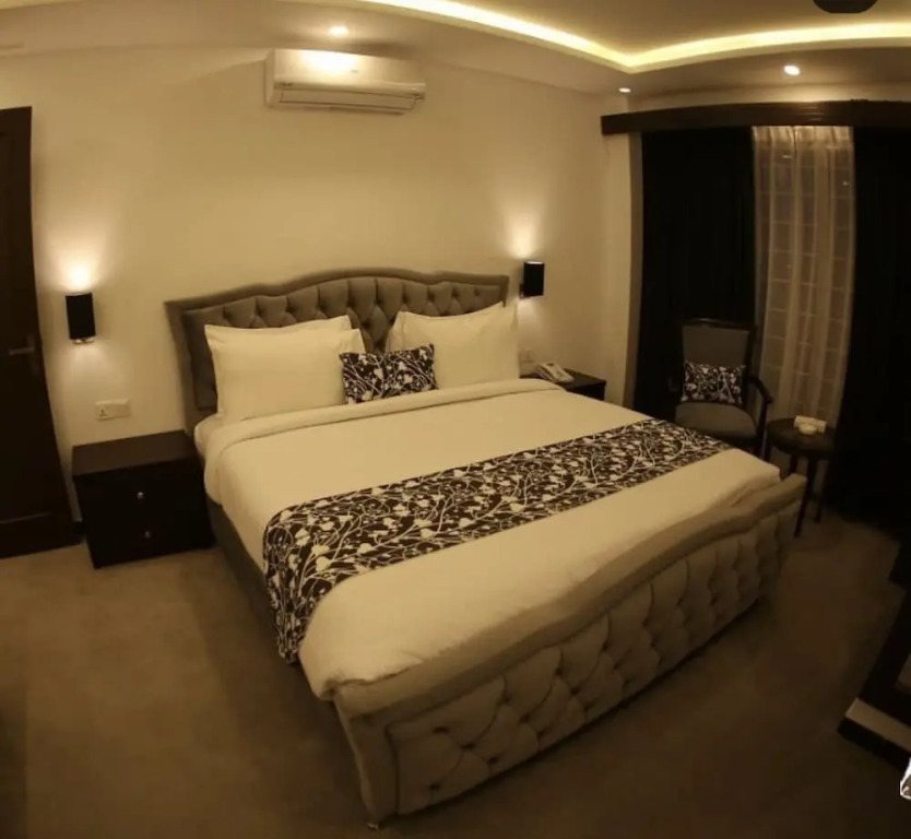 The Majestic Manor Hotel