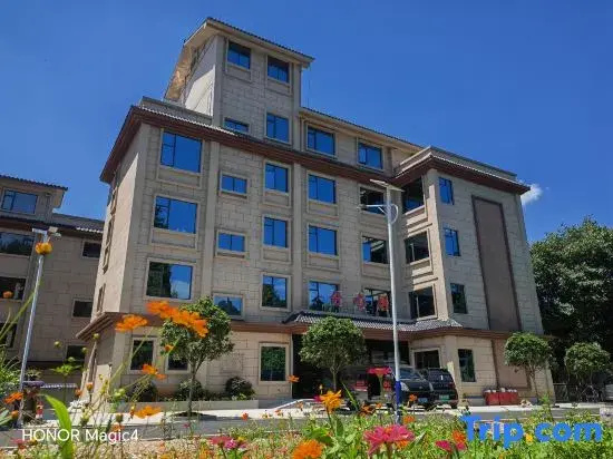 Hexinju (Kailinan Railway Station Kaili University)