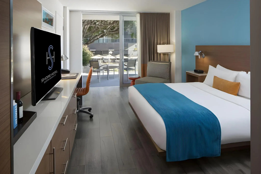 Shore Hotel