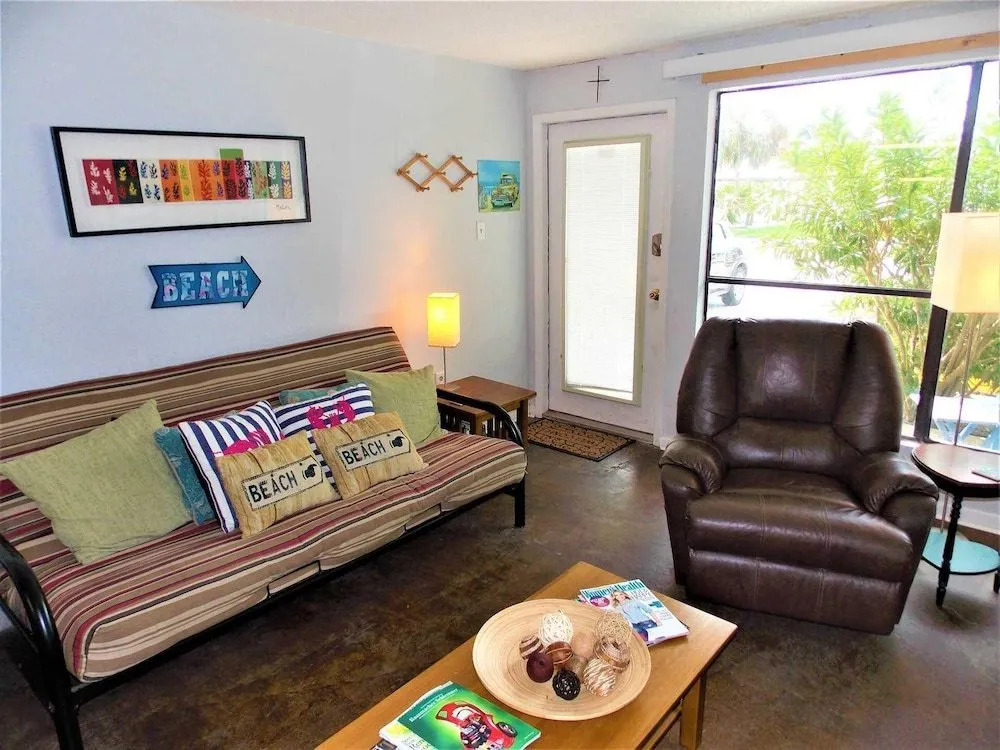Seamist - 1 Br Condo