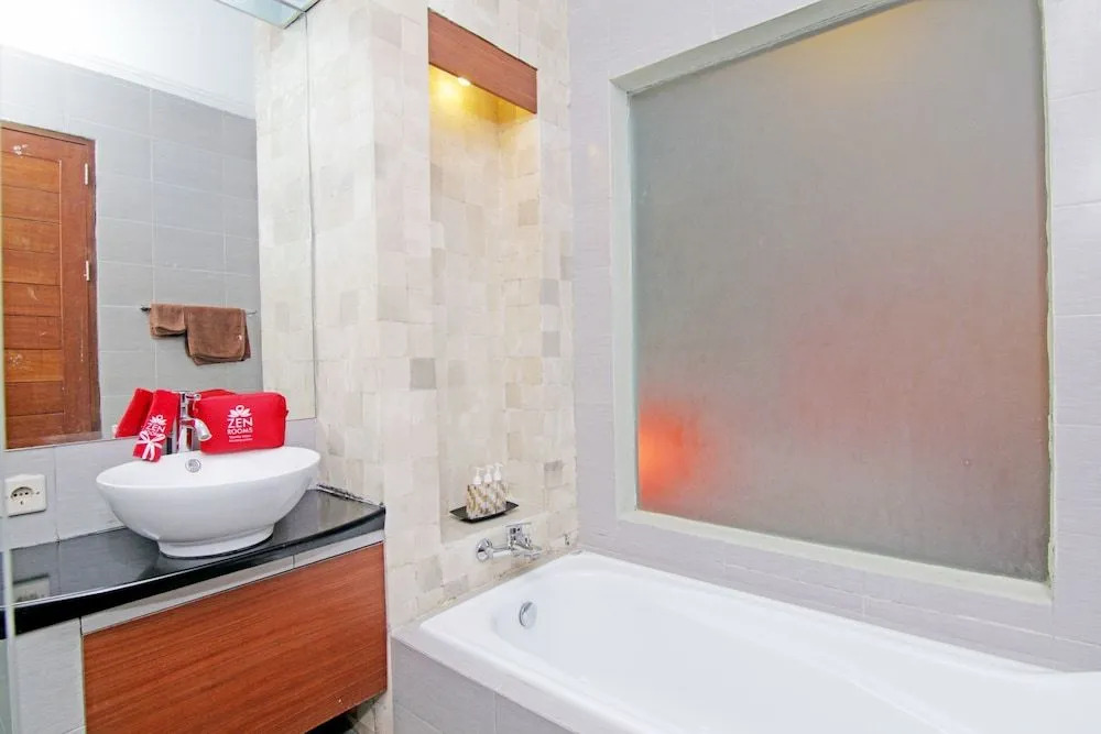 ZEN Premium Ubud Pengosekan 2