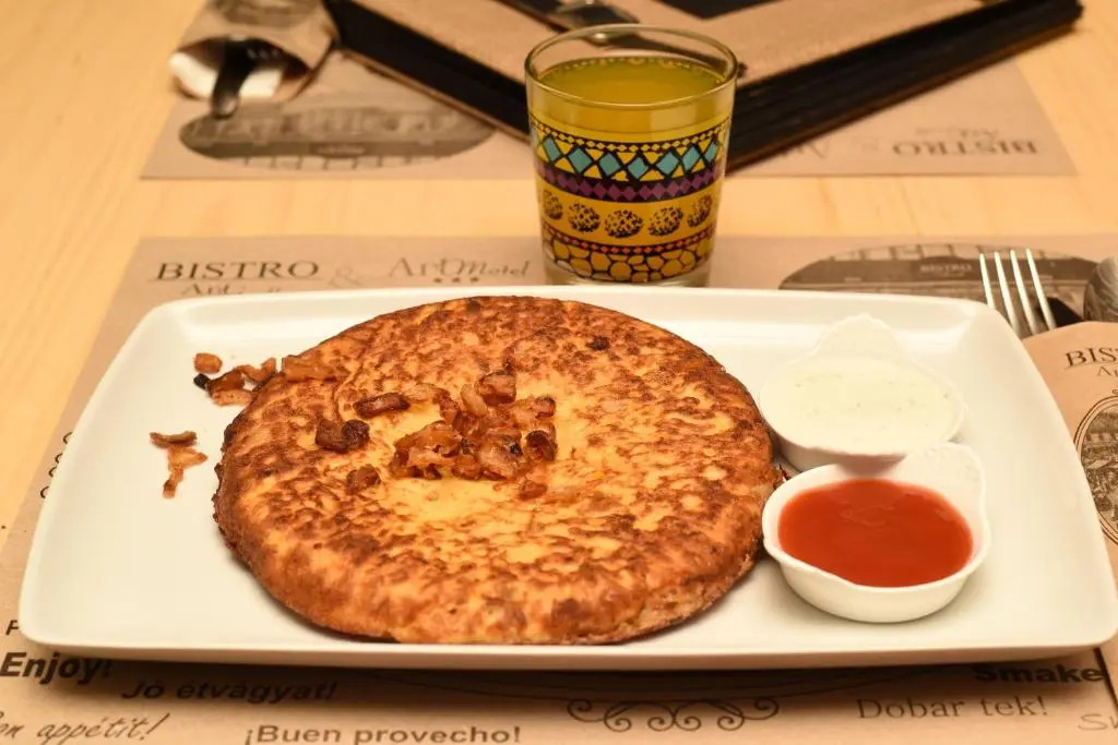 ArtMotel & Bistro