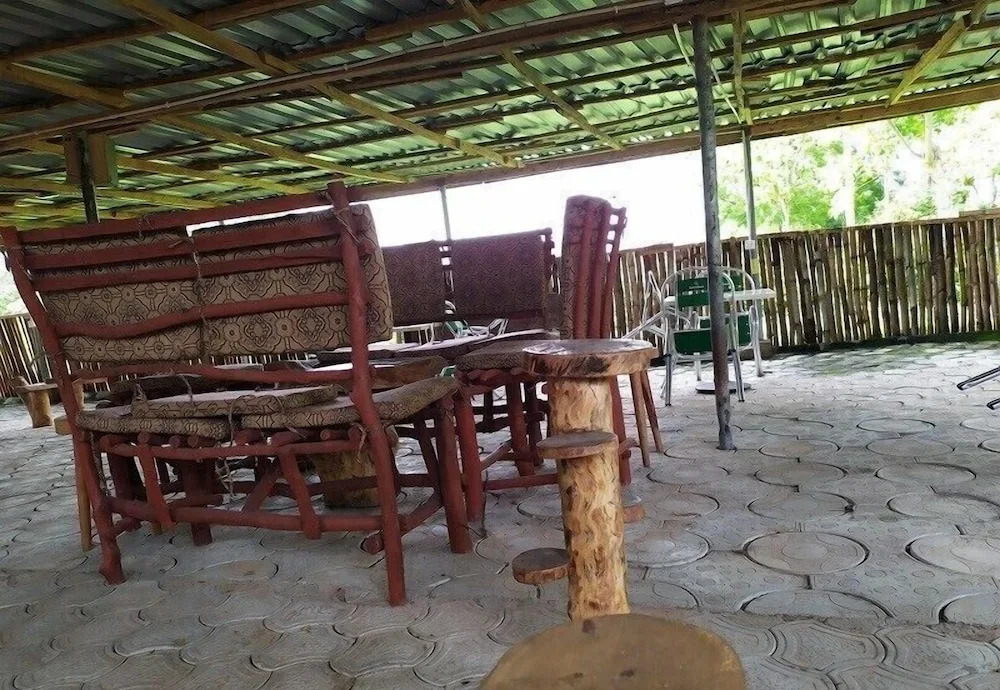 Holis Resort