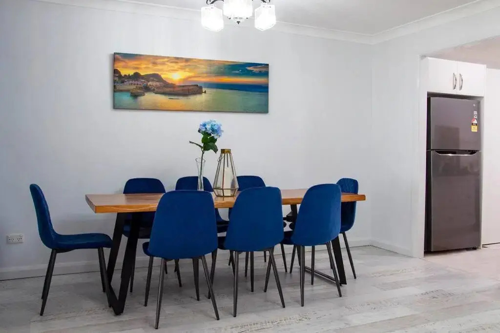 Getaway Lakefront Environmental House on Lake Macquarie with Water View